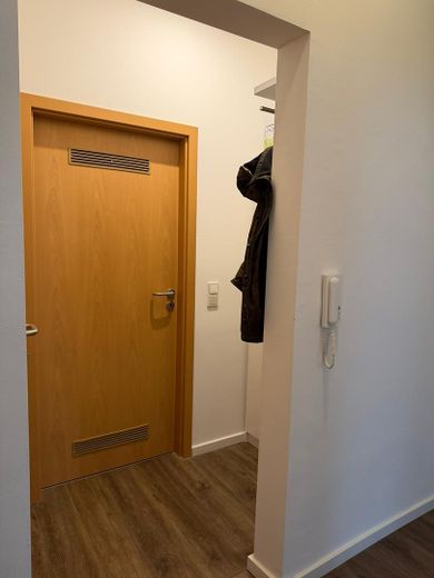 2 ZKB im modernisierten Altbau, Balkon – Flur 2