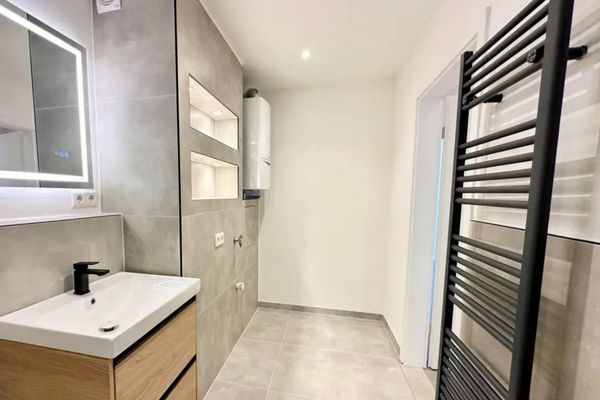 provisionsfrei: sanierte 2 Zimmer Wohnung in Düsseldorf Derendorf