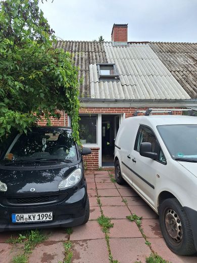 Reihenhaus Schönwalde am Bungsberg – Stellplätze vor dem Haus