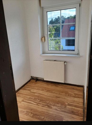 Einfamilienhaus mit großem Grundstück – kleiner Raum 2,6qm oben