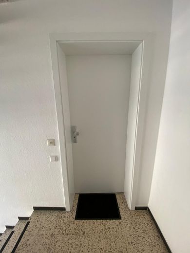 Neue Wohnungstür