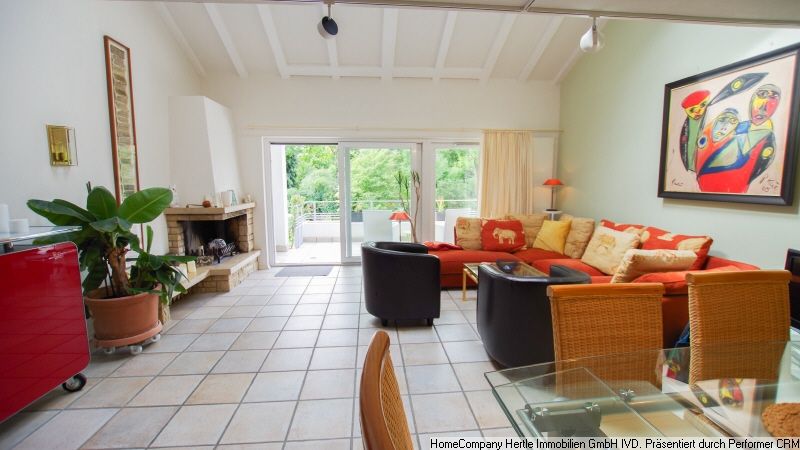 Spacieuse maisonnette au design loft très lumineux et ouvert, avec grand balcon ainsi qu’un mobilier vintage élégant, pour 3 à 12 mois à proximité immédiate du Lorettoberg, dans le quartier de Wiehre à Fribourg – 6d54fac79778d94f9791a86a03c074f42521d170.jpg