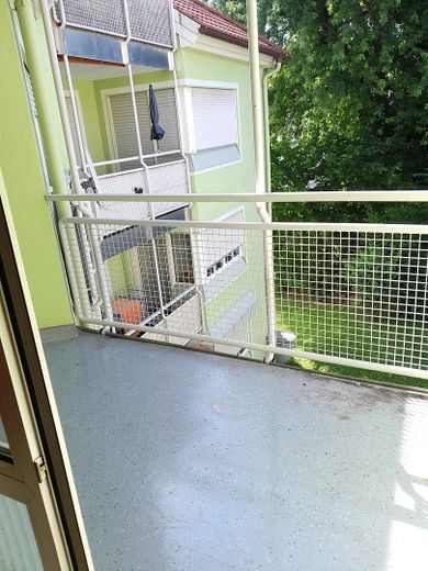 Ruhige, schön geschnittene 3-Zimmerwohnung in bester Lage ohne Provision – Balkon/ Loggia