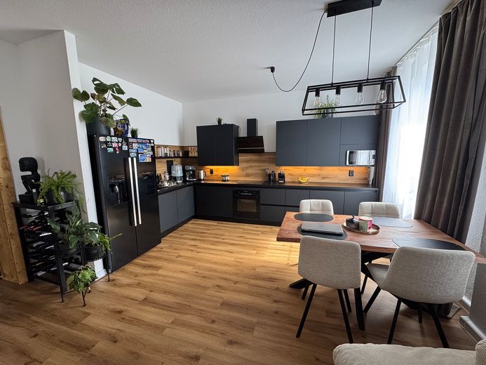 Edificio residenziale e commerciale completamente affittato a Zittau | circa 10 % di rendimento | 44.472 € di canone netto annuo – Foto 1