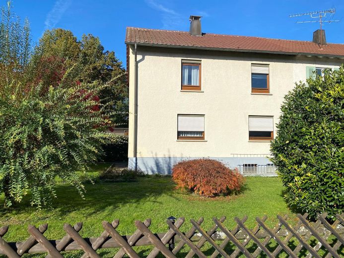 Familienfreundliche DHH mit großem Grundstück in Deizisau mit neuem iSFP – Südseite vor PV