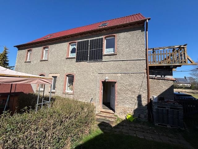 Rückansicht mit Balkon