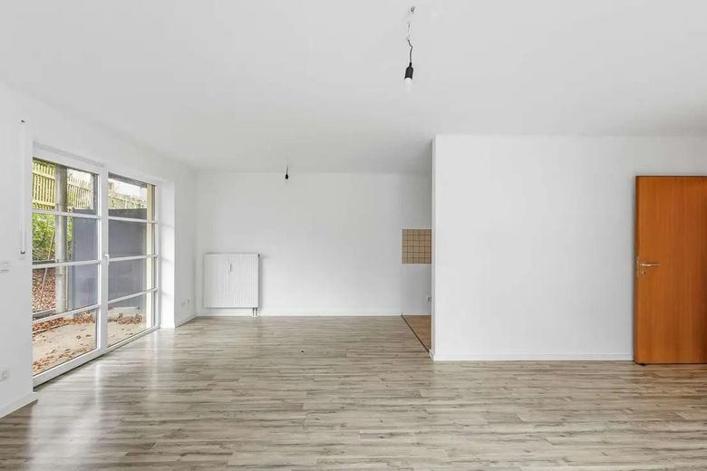 Appartamento di 2 locali appena ristrutturato con terrazza in posizione top al Galgenberg – Ess- & Wohnbereich