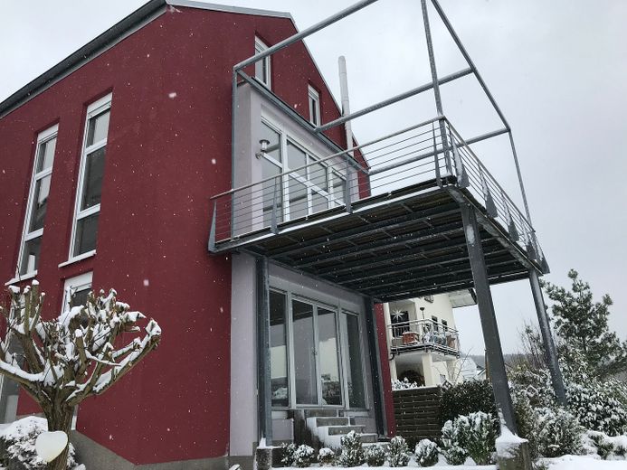 untere Terrasse im Winter