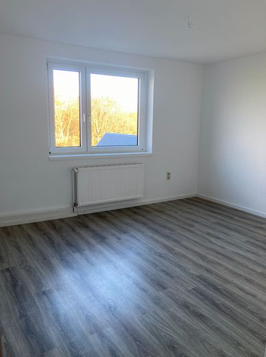 Helle, renovierte 3 Zimmerwohnung inkl. Küche + eigenem Gartenabteil + Stellplatz – Foto 2