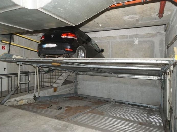 Unterer Duplex-Tiefgaragenstellplatz in derBahnhofsvorstadt – Foto 1