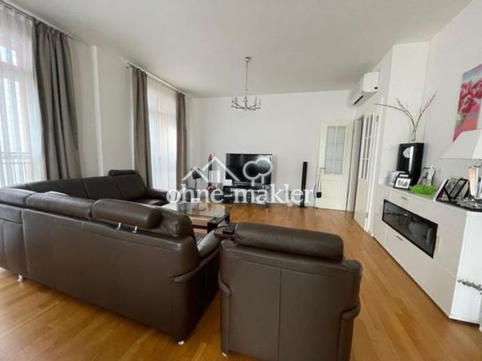 Exklusieve 3 Zimmer Wohnung mit Loggia, Stellplatz, Fußbodenheizung, Gäste WC, Klimaanlage – Foto 1