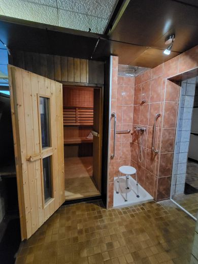 مساحة لأفكاركم - منزل عائلي مع شقة مستقلة وقطعة أرض كبيرة – Sauna