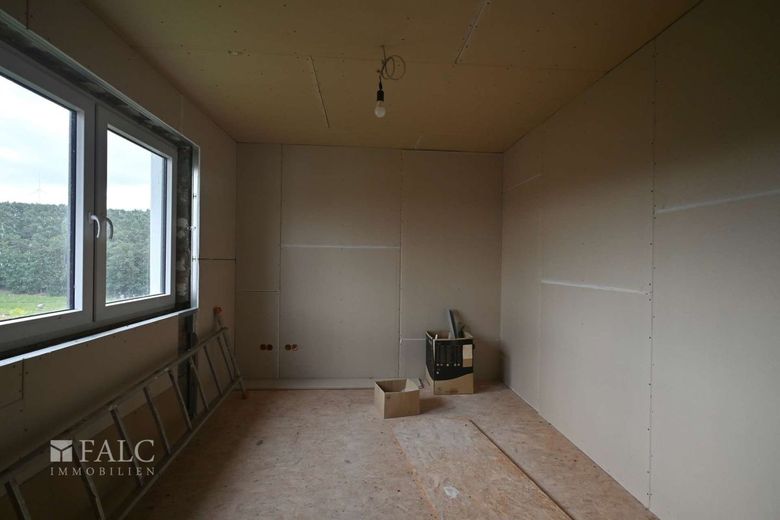 Machen Sie was daraus! EFH wartet auf "Renovierung" – OG-Schlafzimmer 1