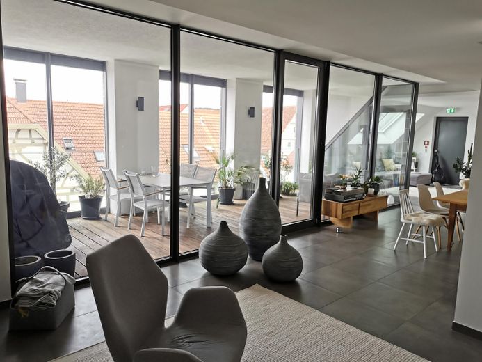 Loggia und Wohnbereich