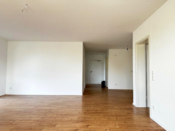 Ampio appartamento al piano terra con 2,5 locali e terrazza a Hemau – Foto 3