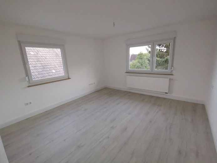 3-Zimmer-Wohnung in Egenhausen in guter Lage zu vermieten – Zimmer 1