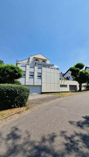 Hausvorderans. u.Garageneinfah