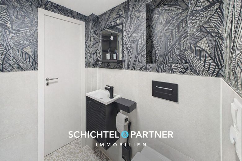 Osterholz | Bezugsfrei: Familienhaus mit liebevollem Garten und Garage – S&amp;P | Gäste-WC