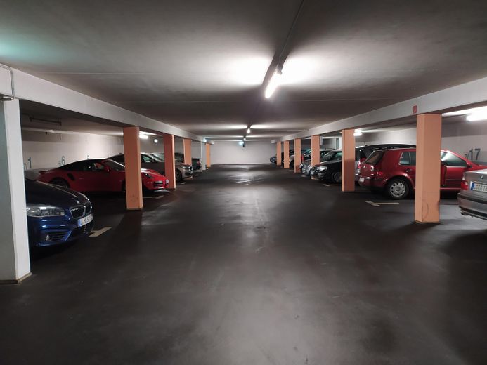 +++ Plaza de aparcamiento subterráneo en ubicación céntrica en el Musikviertel +++ – Garagenstellplätze