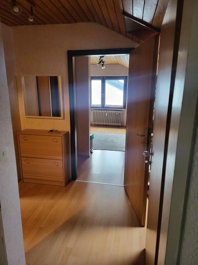 Gepflegtes 3-Familienhaus in Freiberg am Neckar – DG Eingang