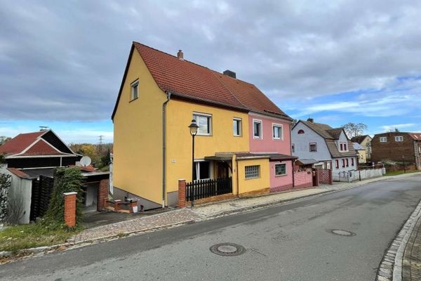 Günstig kaufen, individuell gestalten: Doppelhaushälfte zum Selbstrenovieren