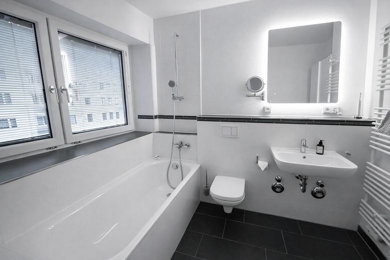 Amueblado: moderno apartamento de 4 habitaciones en los Welfenhöfen (limitado a dos años) – Bad en suite_2