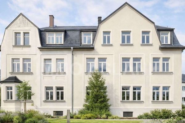 Drei großzügige Wohnungen auf 301m² in Chemnitz-Wittgensdorf - Sanierungsobjekt für Investoren