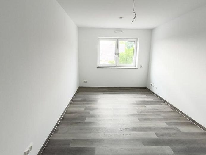 2 Zi. Wohnung (Nr. 8) im OG mit Balkon – Schlafzimmer Bild 2