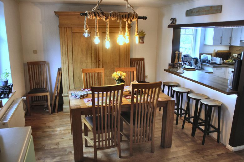 Family home with sauna, practice, cold room, barbecue hut, photovoltaic system and large garden in Horn-Lehe – Eßzimmer