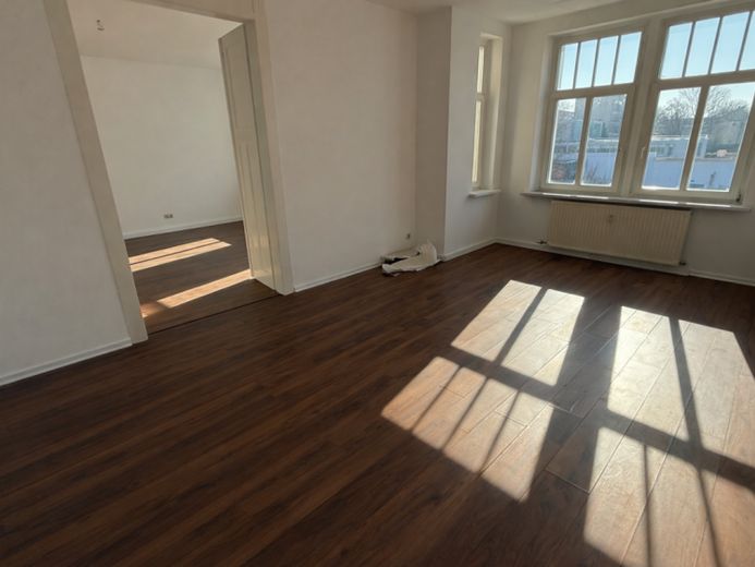Wohnen im 3.OG auf dem Kaßberg ! Bad mit Fenster & Wanne / TG-Stellplatz mögl. – Foto 1