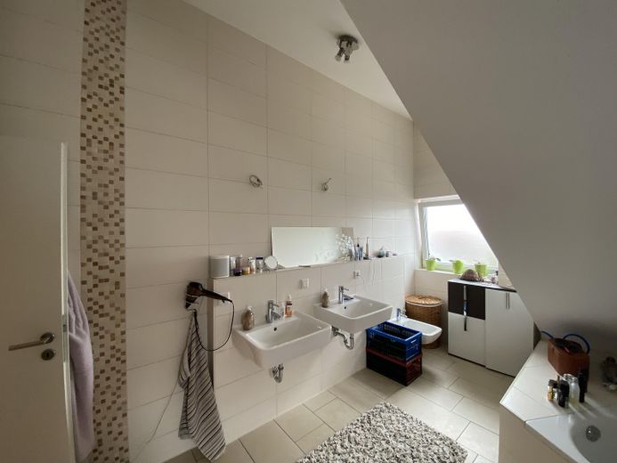 ETW Limburgerhof mit unverbaubarem Ausblick – Badezimmer