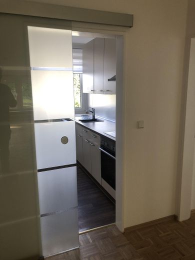 Küche mit Einbauküche