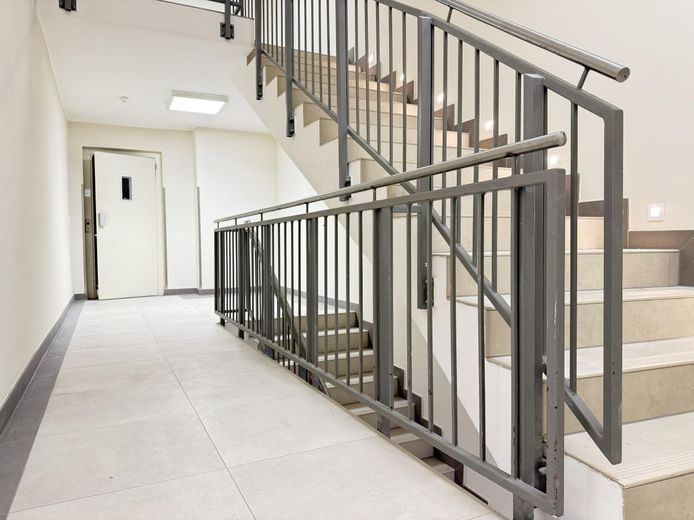 Saniertes Büro am Zülpicher Platz – Bild3