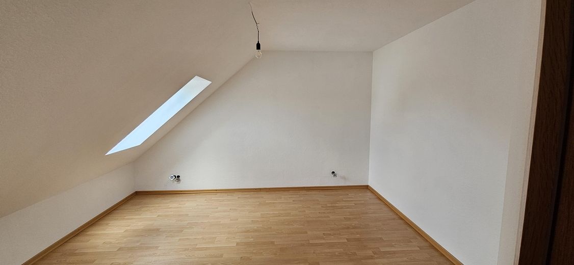 Helle, frisch renovierte 2 Zimmer Wohnung mit Süd-West Balkon in Lampertheim zu vermieten – Schlafzimmer