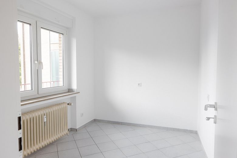 Appena ristrutturato: luminoso appartamento di 3 stanze con ascensore e loggia a Heinsberg-Oberbruch – Kinderzimmer / Büro