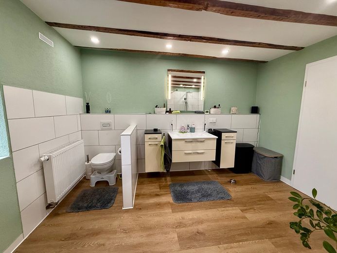 Charakter statt Standard - energetisch saniertes Wohnhaus – Foto 5
