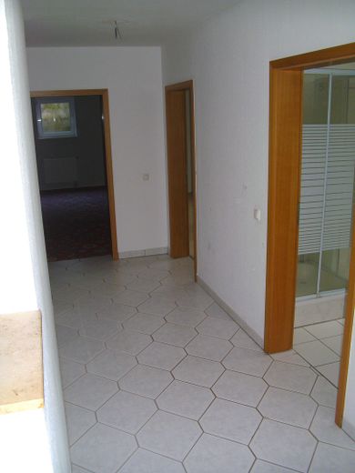 4 Wohnungen im Paket – Flur im Souterrain