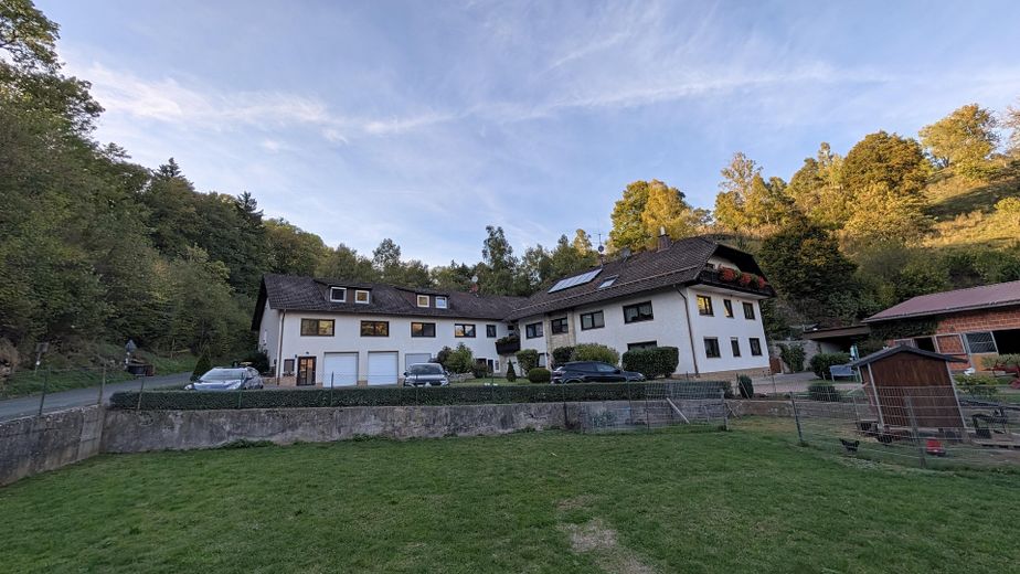 Investimento interessante: 5 unità abitative con potenziale di sviluppo vicino al lago Edersee – Meierweg 11 & 13
