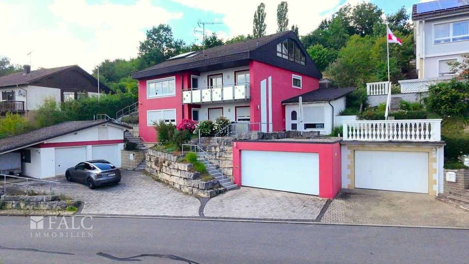 Herrlich viel Platz, Einliegerwohnung und Sauna - FALC Immobilien – Ihr neues Zuhause