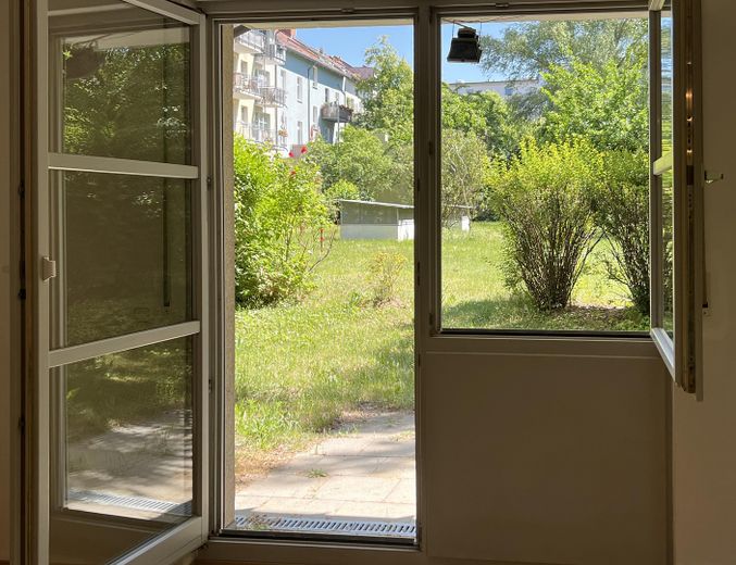 v Wohnzi  nach S auf Terrasse 