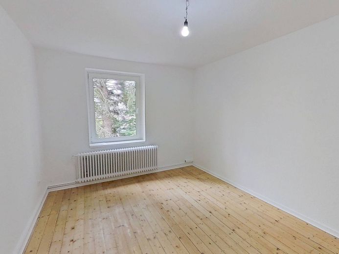 Modern gün ışığı alan banyosu ve büyük mutfağı bulunan konforlu 2 odalı daire – Ansicht I: Schlafzimmer