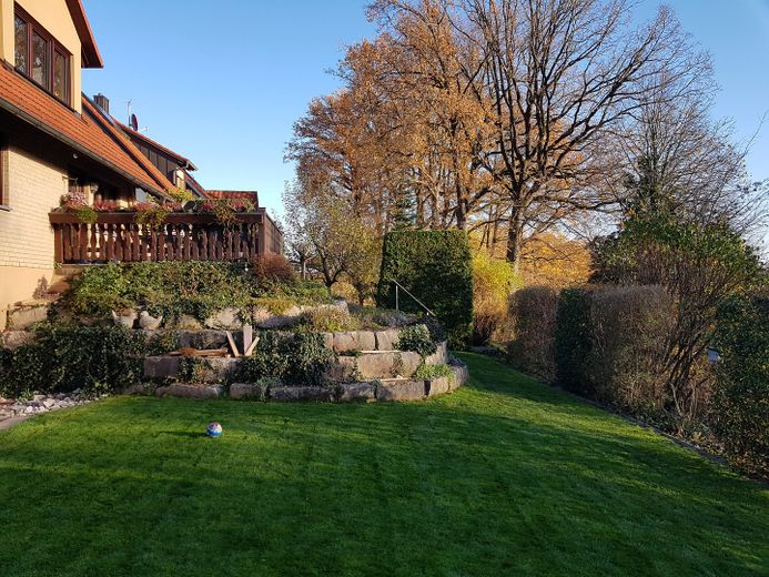 Einfamilienhaus in ruhiger Wohnlage mit Ausblick (Ohne Provision) – Garten Herbst