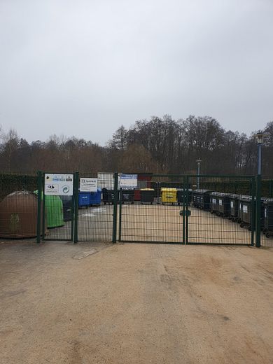 Ferienhaus mit eigenem Bootssteg im Hafendorf Rheinsberg – Zentraler Müllsammelplatz