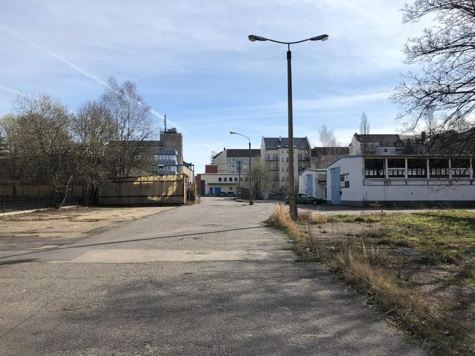 Innerstädtische Baugrundstück - Geschoßwohnungsbau - Wohnen - mit Altbestand – Bild 2