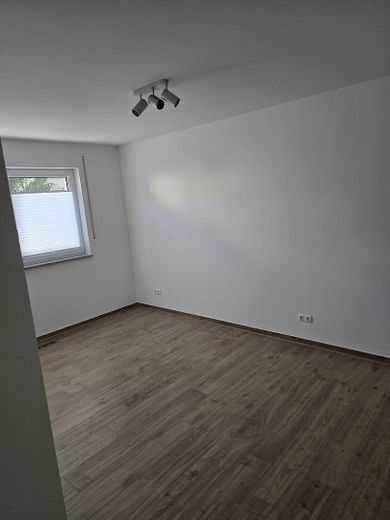 Schlaf- oder Arbeitszimmer 2
