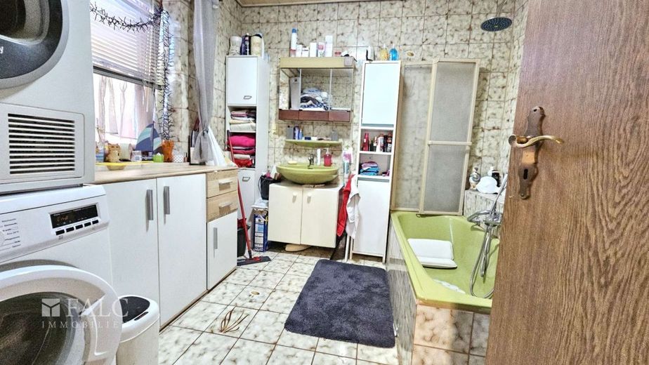 Charmantes Einfamilienhaus mit großzügigem Grundstück – Badezimmer