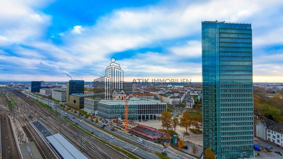 ATIK: Exklusivität mit atemberaubendem Panorama - Repräsentative Büroflächen im Victoria-Turm – Drohnenaufnahme