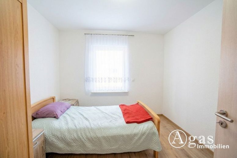 Seltene Gelegenheit: Zwei Häuser auf großem Grundstück in Bernau – Schlafzimmer Haus 1