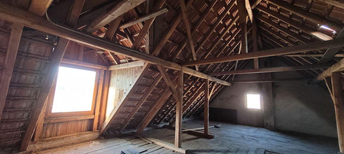 Casa unifamiliare con officina – spazio per vivere e creare – Dachboden