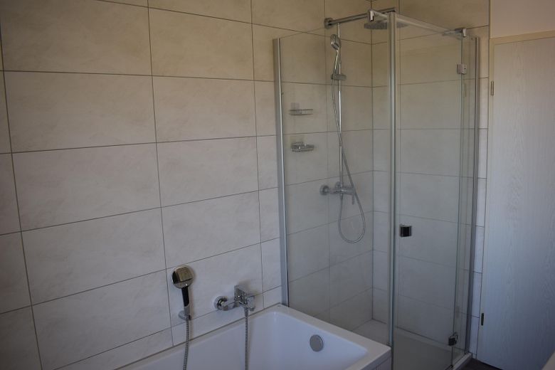 Provisionsfrei! 3-Zimmer Maisonette im 3. OG – Tageslichtbad (II)